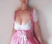 Entra ya a chatear con BustyGaby!