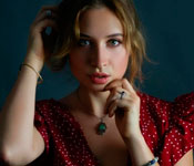 Entra ya a chatear con AdalynLovely!